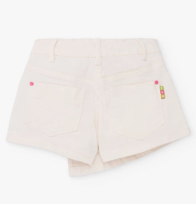 TucTuc NK Beach Stories Conjunto Niña Camiseta en amarillo con estampado tropical Falda-pantalón en crudo con bolsillos decorativos