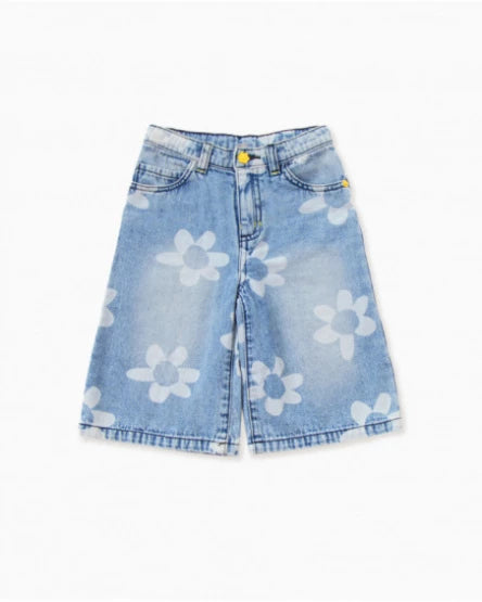 Tuc Tuc Conjunto Camiseta de punto para niña en blanco con volantes y flor bordada Pantalón en Denim azul con estampado florales. Colección: Hey Buddies