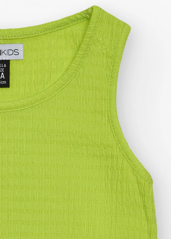 TucTuc NK Beach Stories Conjunto Niña Top sin mangas en verde y tejido texturizado Short en verde y cintura elástica