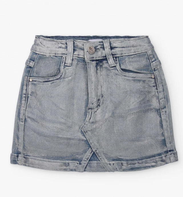 TucTuc NK Straberry Sorbet Conjunto Camiseta de manga corta para niña en blanco y estampado metálico Falda vaquera niña en Denim Plateada con bajo cruzado