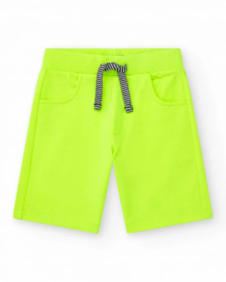 TucTuc Endless Summer Conjunto Camiseta para niño estampado en blanco con mensajes de playa y diversión Bermudas en amarillo con cintura ajustable y bolsillos