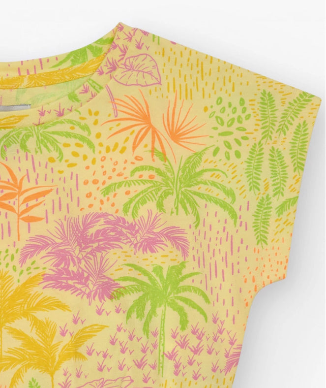 TucTuc NK Beach Stories Conjunto Niña Camiseta en amarillo con estampado tropical Falda-pantalón en crudo con bolsillos decorativos