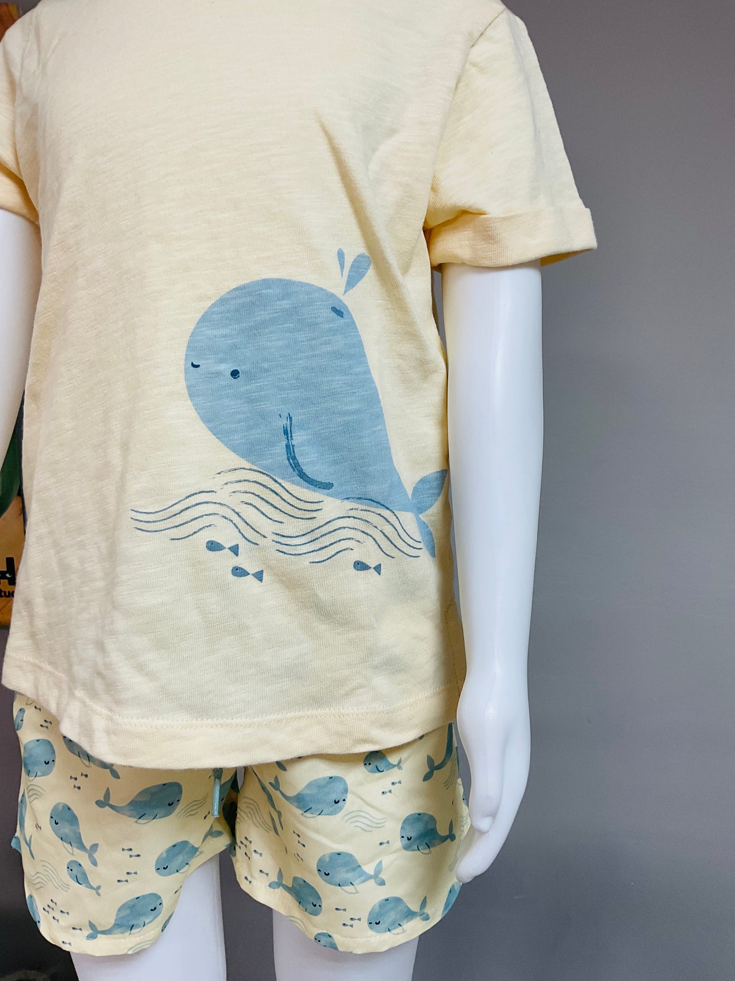 Tutto Piccolo Conjunto Camiseta Amarilla Y Boxer Ballena