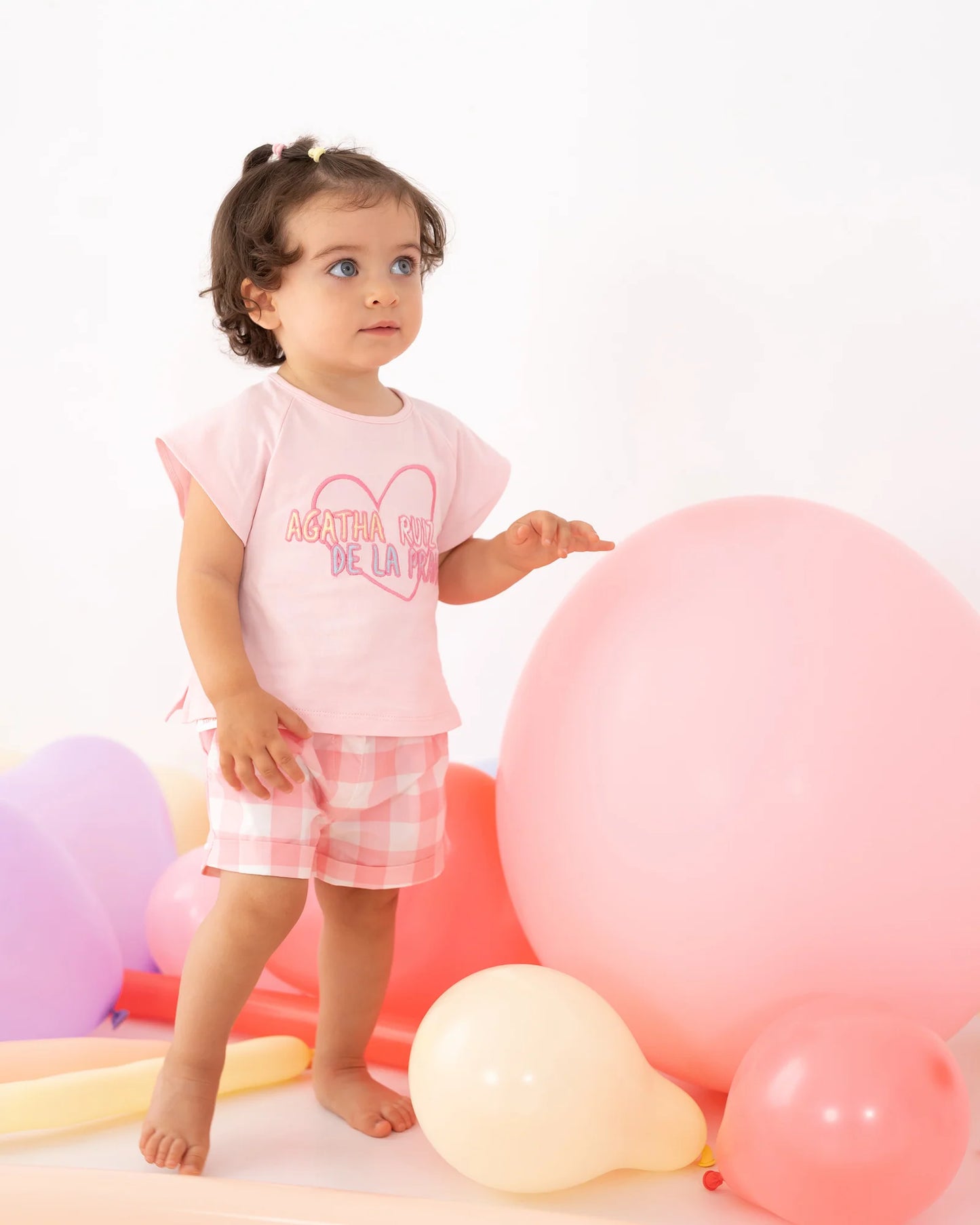 AGATHA RUIZ DE LA PRADA BABY CAMISETA Y PANTALON SHORT CORAZÓN ROSA NIÑA