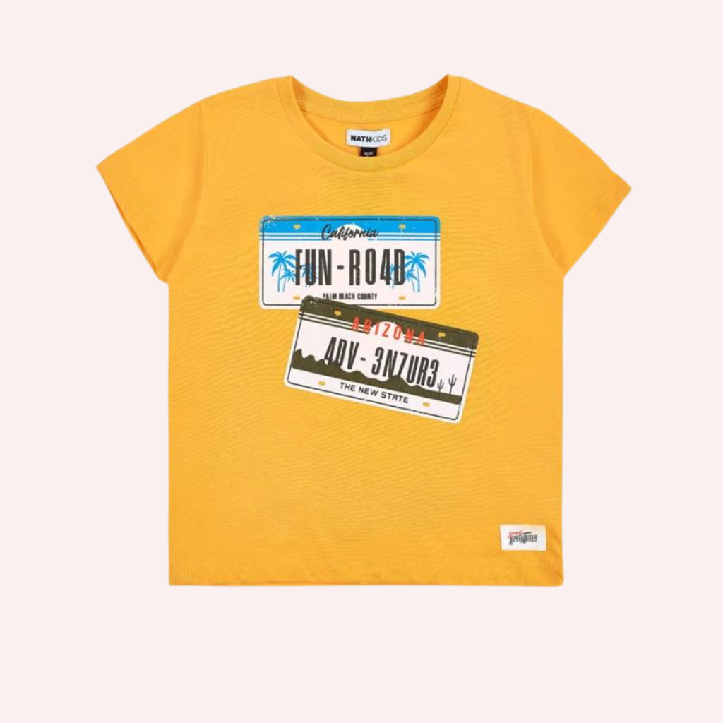 TucTuc NK My Plan To Escape Yellow Knit T-Shirt and Olive Bermudas