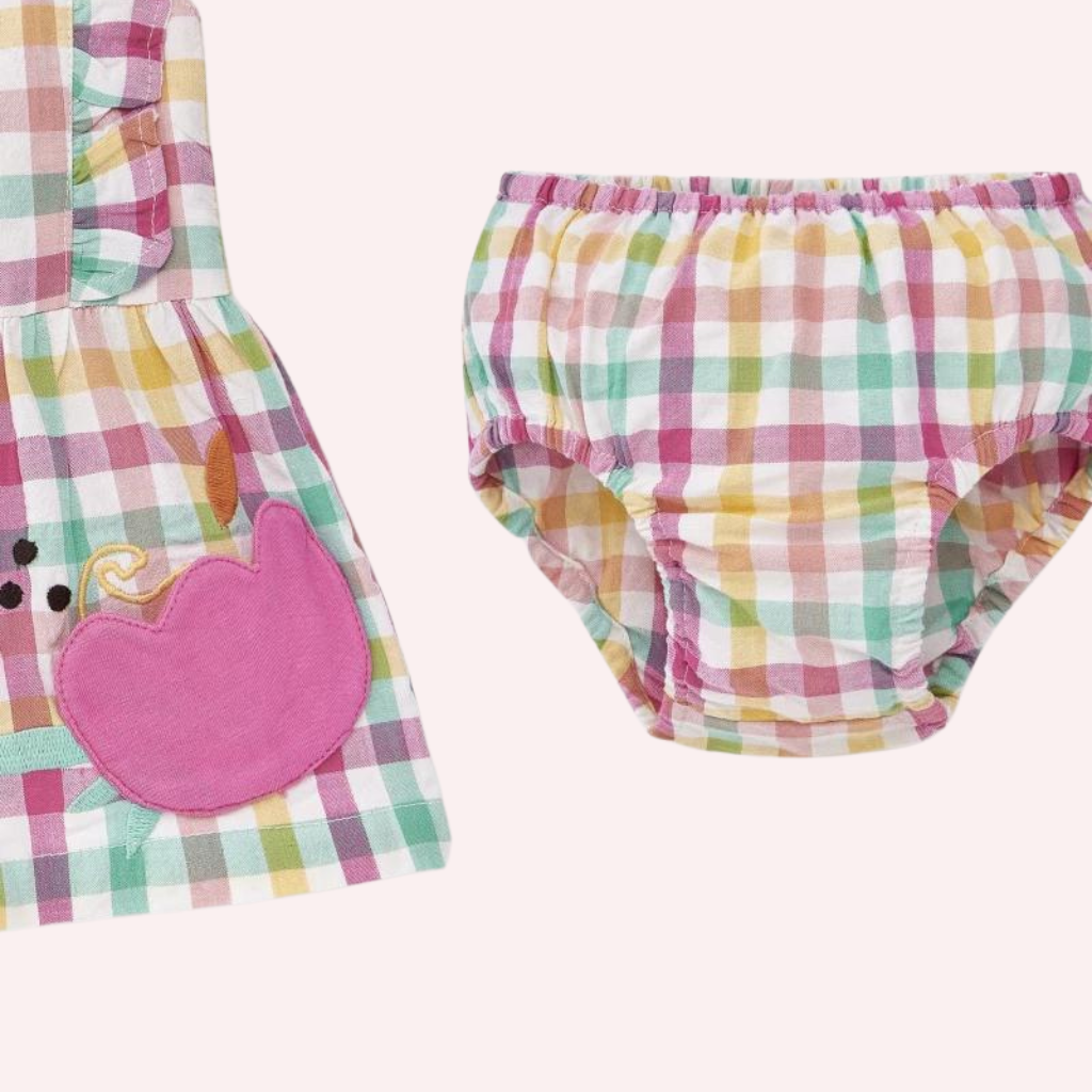 TucTuc Animal Life White Plaid Flat Dress with Briefs