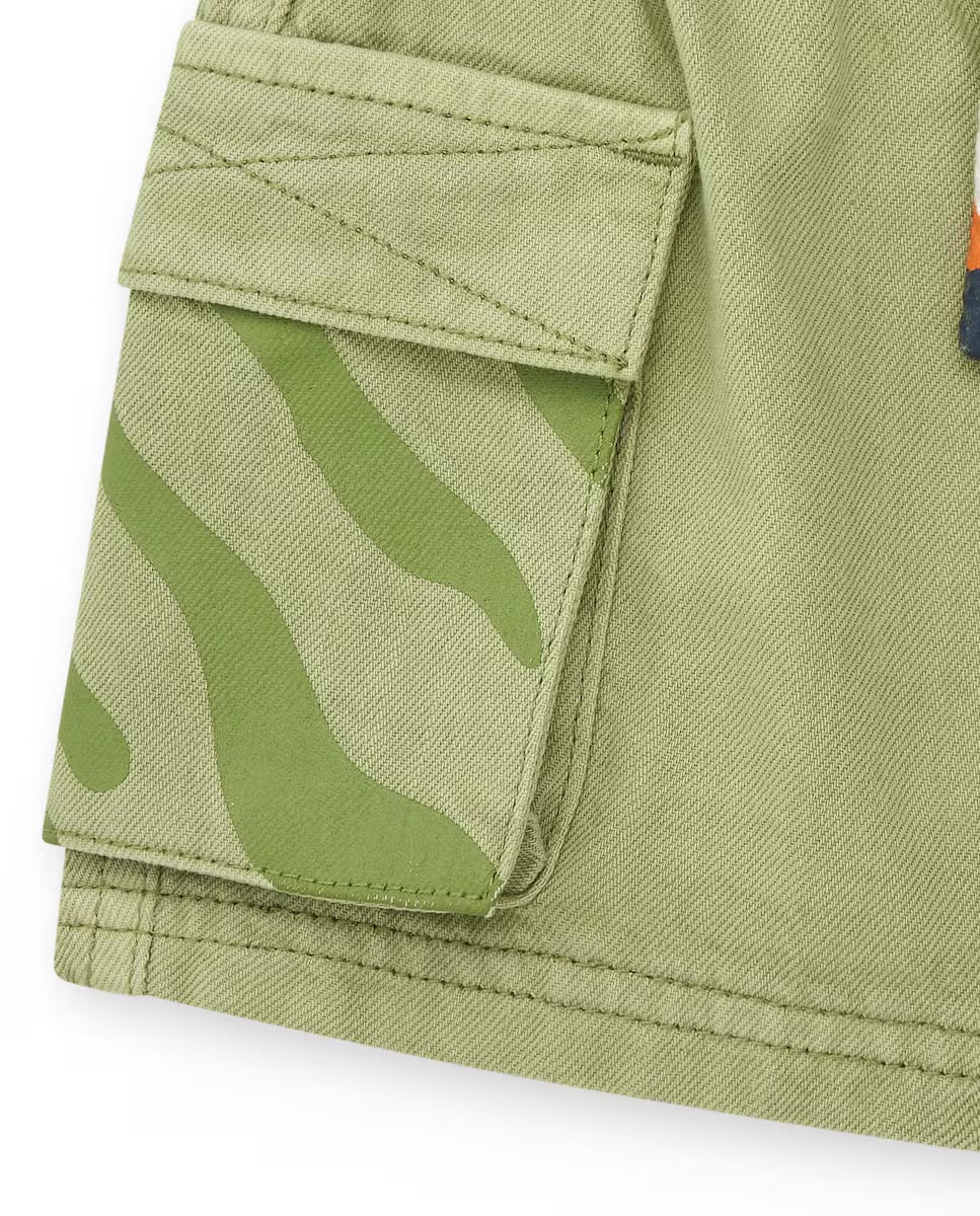 Tuc Tuc Conjunto Niño Camiseta naranja con estampado de cámara y texto Bermuda verde de sarga con bolsillos cargo y cordón ajustable
