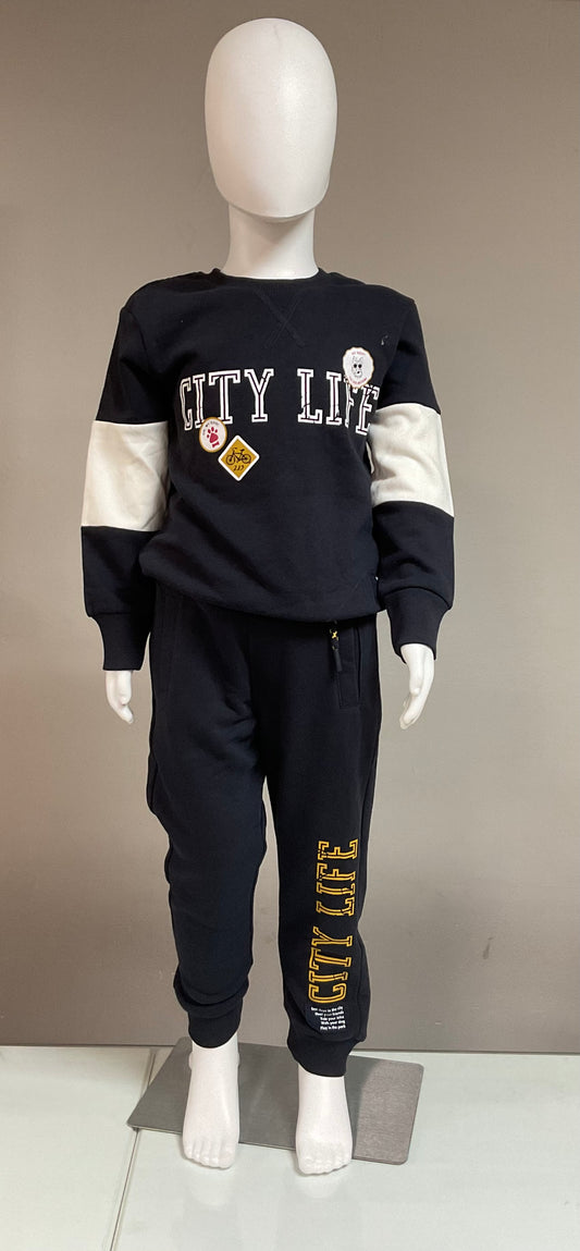 TucTuc NK Conjunto Jersey de Felpa para Niño con detalles en Mangas y Black Jogger Pants Colección Pet Friendly Town Ref. KB07S603N1