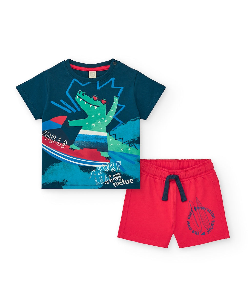 TucTuc Conjunto para niño con camiseta azul y bermuda roja con tablas de surf. Colección: Beach Squad