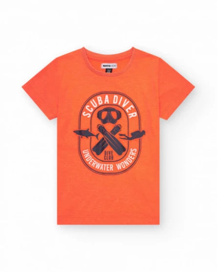 TUC TUC Conjunto niño Camiseta naranja con estampado de buceo frontal. Bermuda azul y rallas blancas