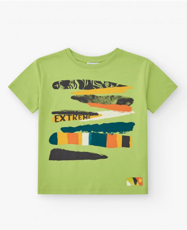 TucTuc NK Dune Extreme Conjunto Camiseta Para Niño En Verde Con Estampado Multicolor Y Bermudas Verde Con Estampado Tropical