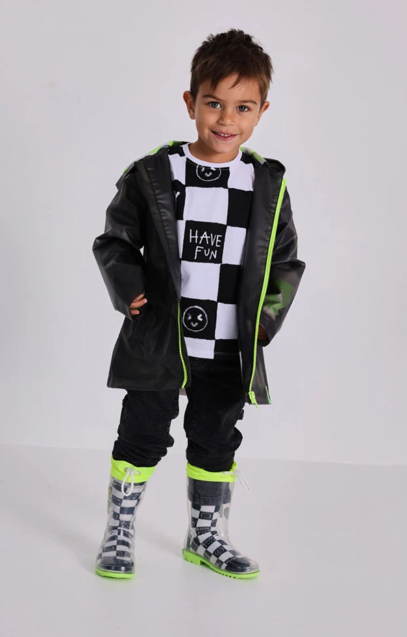 TucTuc Conjunto Camiseta Manga Larga Ajedrez “Play” “Peace” Y Pantalón Negro