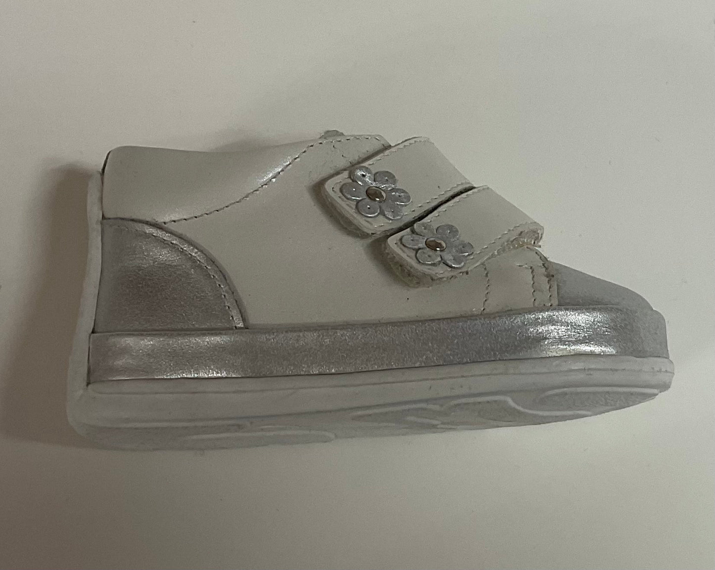 Karela Kids Pre-Walk Silver/ Pearl White Shoes