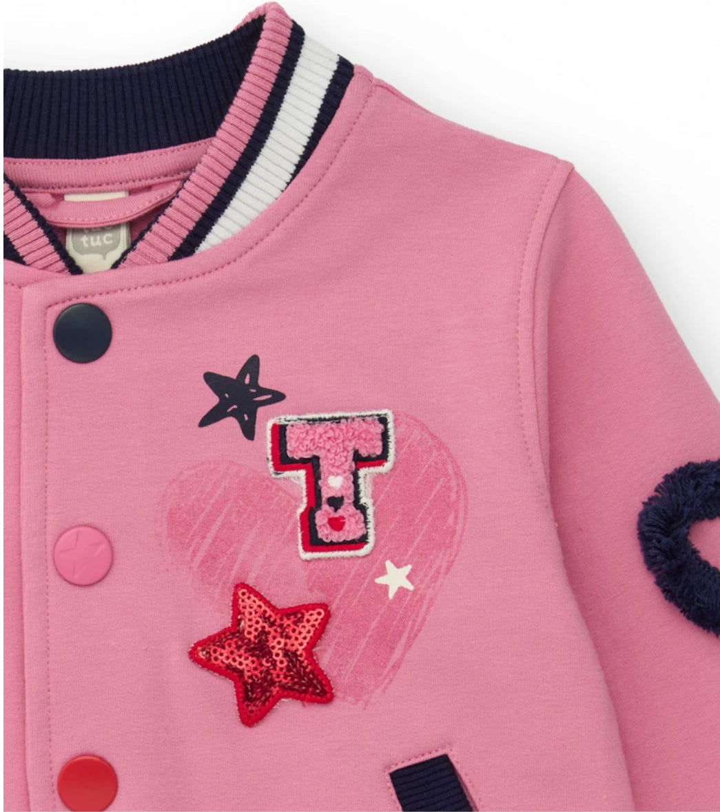 TucTuc Chaqueta tipo varsity rosa para niña con detalles bordados y aplicaciones en 3D.