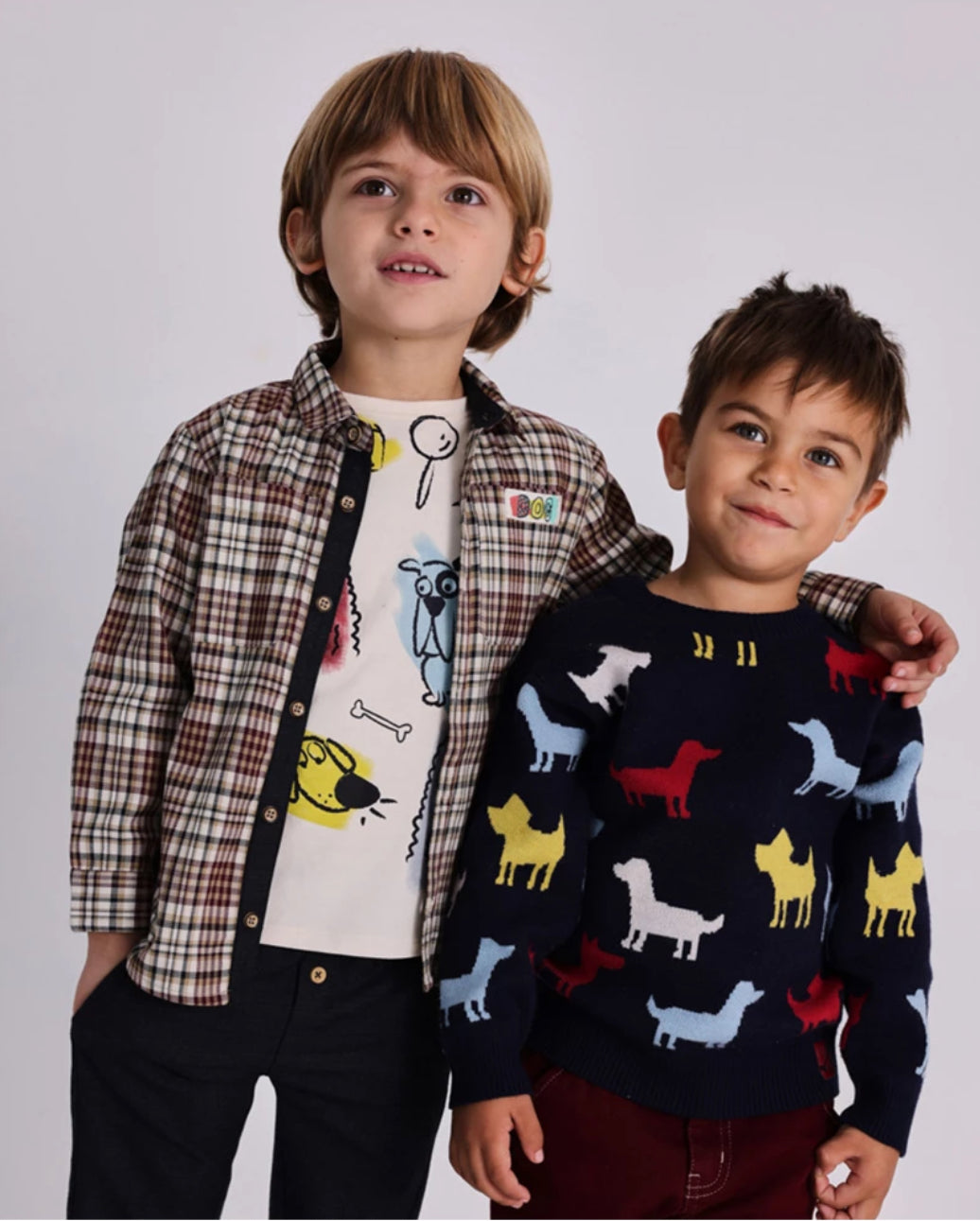 TucTuc Conjunto Niño Camiseta Manga Larga Estampado Perros Pantalón jogger azul marino con bolsillos cargo