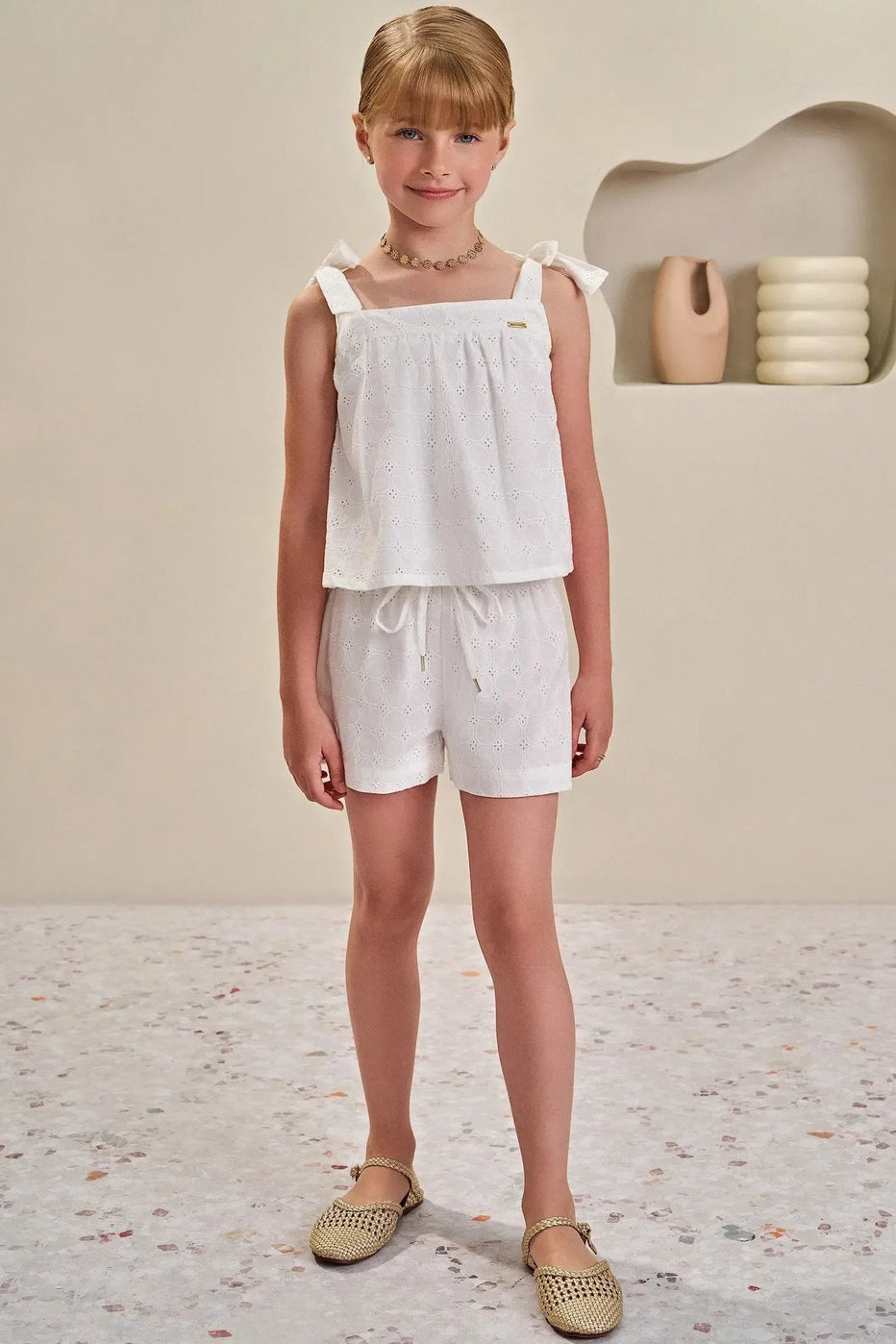 Infanti Conjunto Niña Blusa y Pantalón Corto Blanco con Diseños Bordados Calados