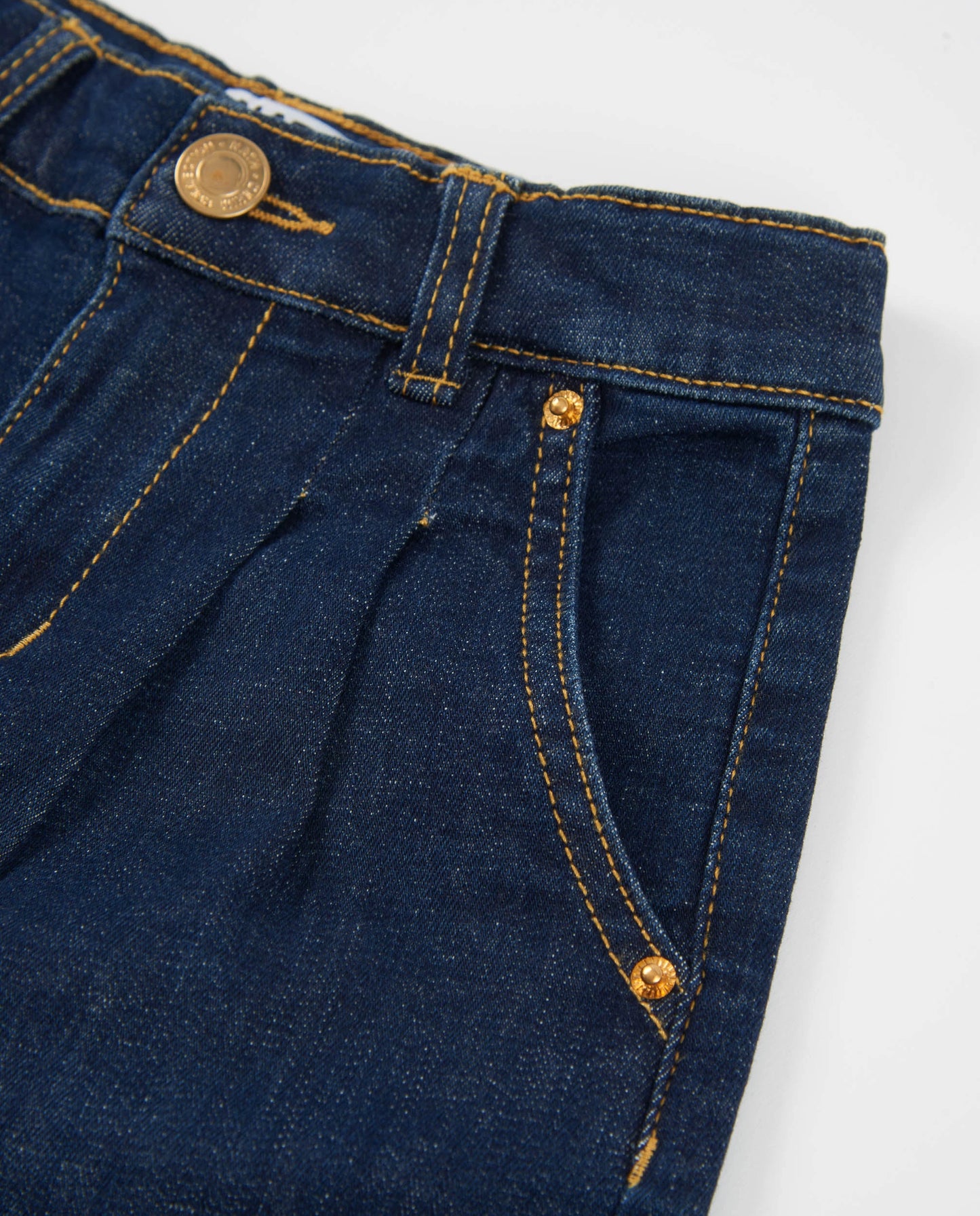 TucTuc NK Conjunto Niña Top de punto con fruncido central Pantalones de plana y tejido denim