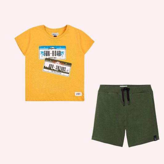 TucTuc NK My Plan To Escape Yellow Knit T-Shirt and Olive Bermudas